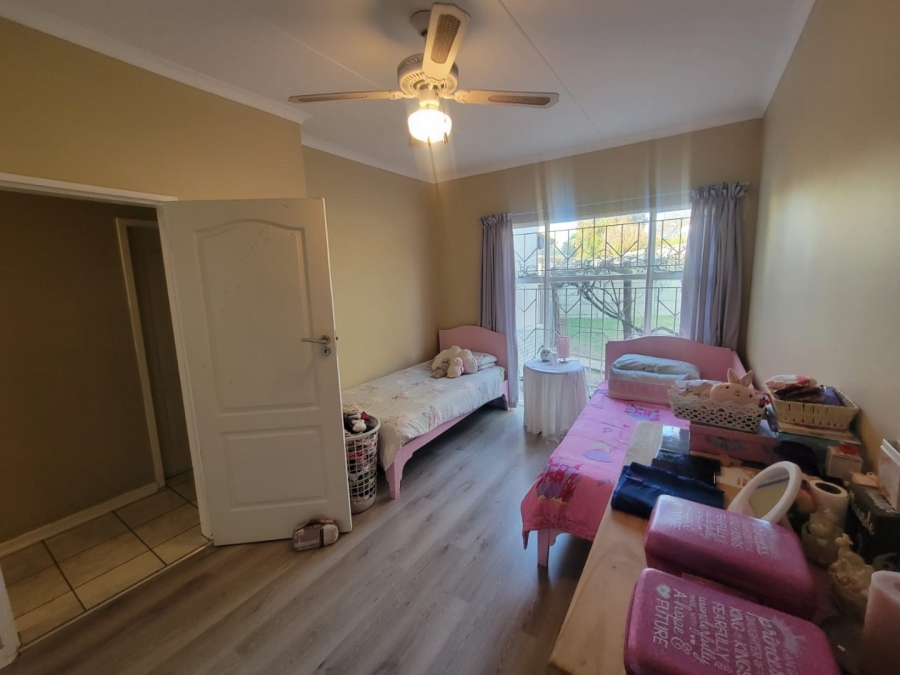 5 Bedroom Property for Sale in Suidrand Free State